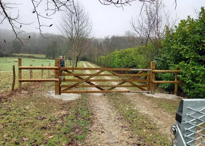 En Lisiere De Foret Andaine * Perrou